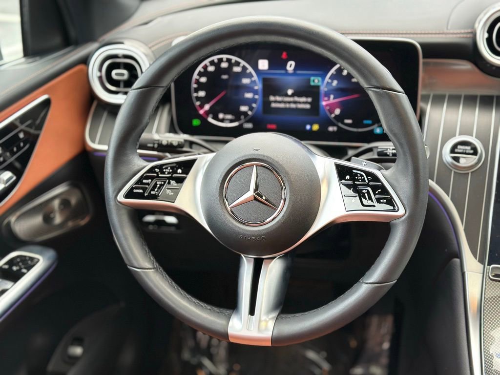 Used 2023 Mercedes-Benz GLC 300 4MATIC image 11