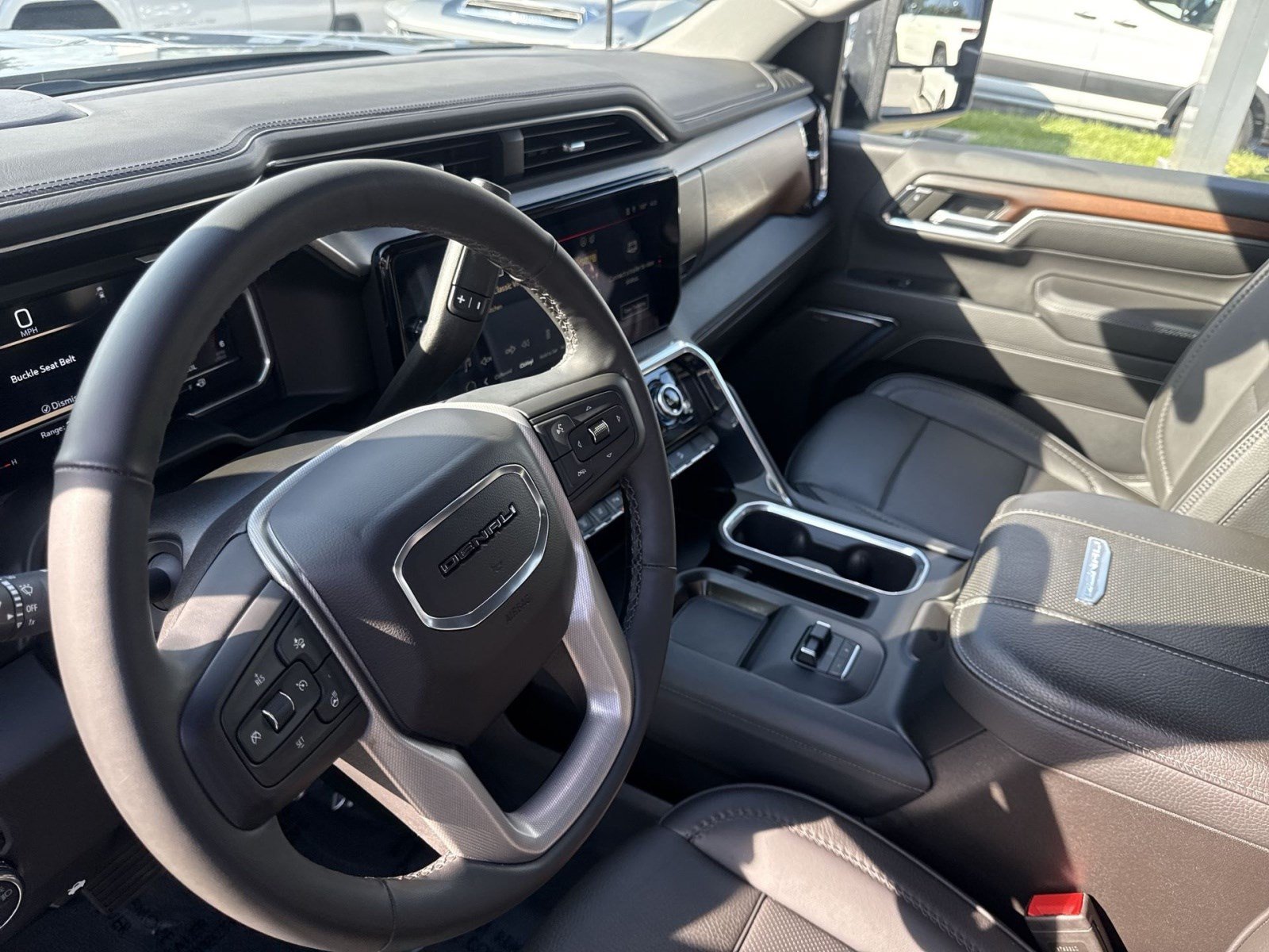 Used 2024 GMC Sierra 2500 Denali w/ Denali Reserve Package AWD/4WD image 20