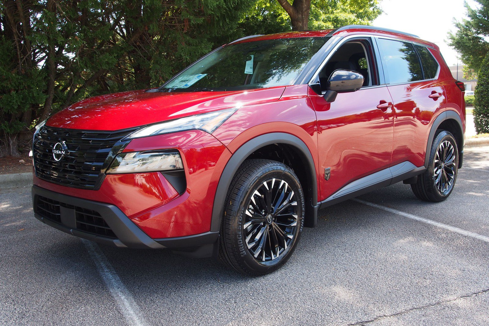 New 2026 Nissan Rogue Dark Armor FWD image 3