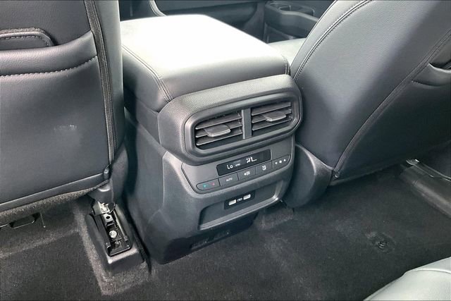 Certified 2023 Honda Pilot Touring image 32