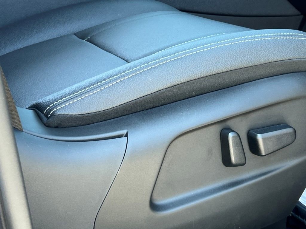 New 2025 VinFast VF 8 Eco image 14