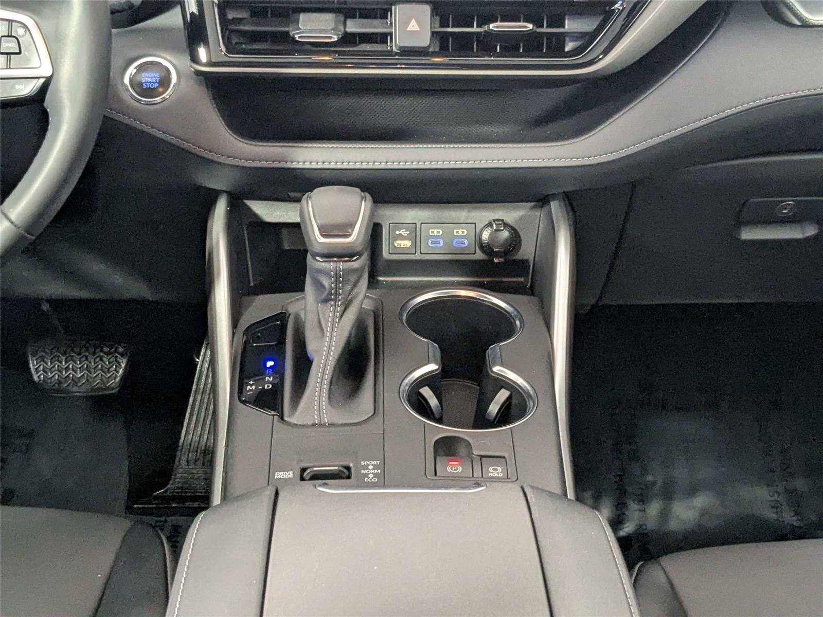 Used 2022 Toyota Highlander XLE image 44