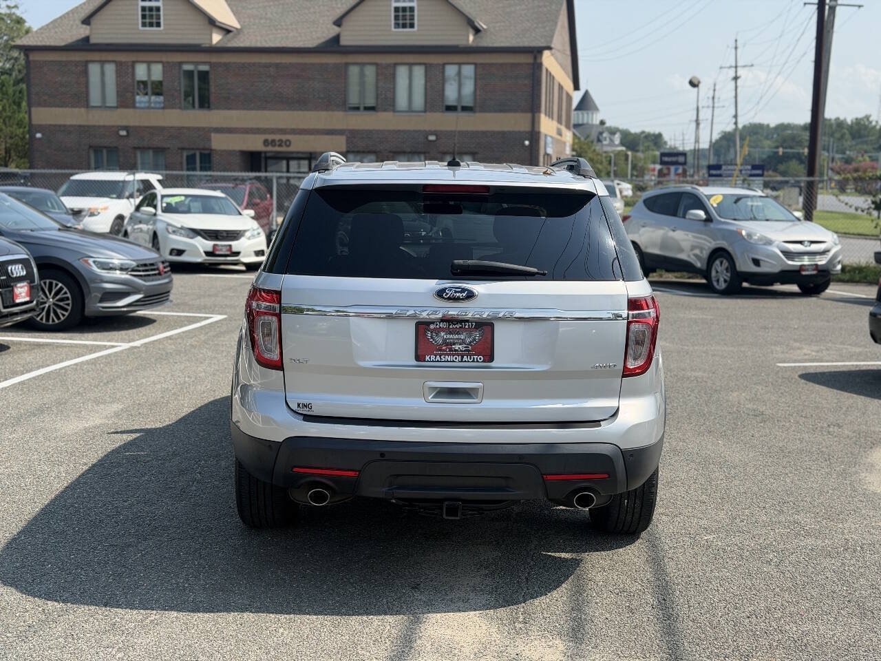 Used 2014 Ford Explorer XLT w/ Equipment Group 201A AWD/4WD image 4