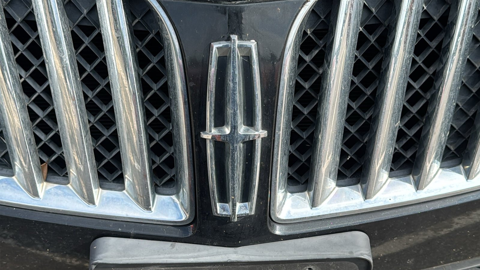 Used 2013 Lincoln MKX FWD image 5