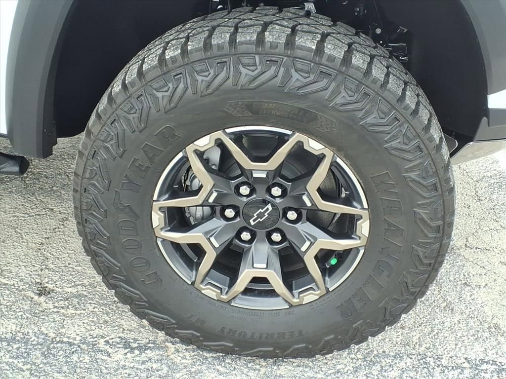 New 2026 Chevrolet Colorado ZR2 image 9