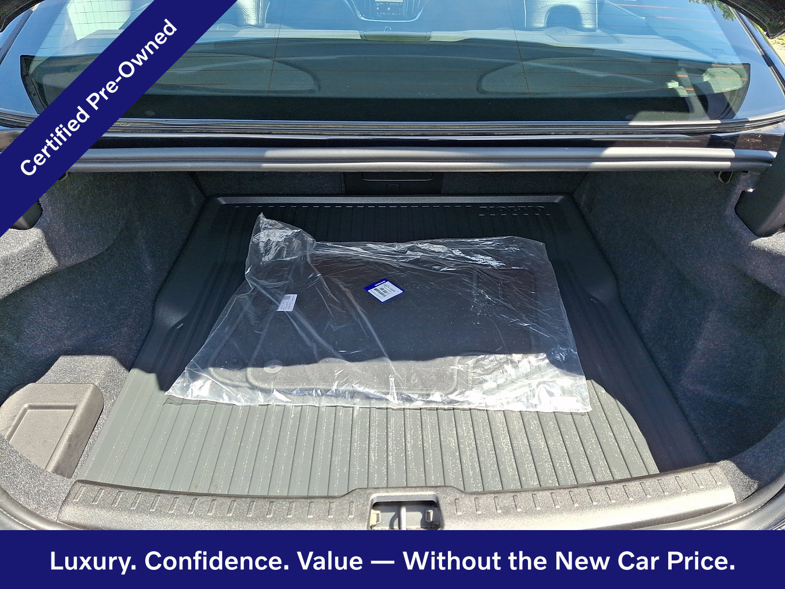 Certified 2025 Volvo S60 B5 Plus AWD/4WD image 29