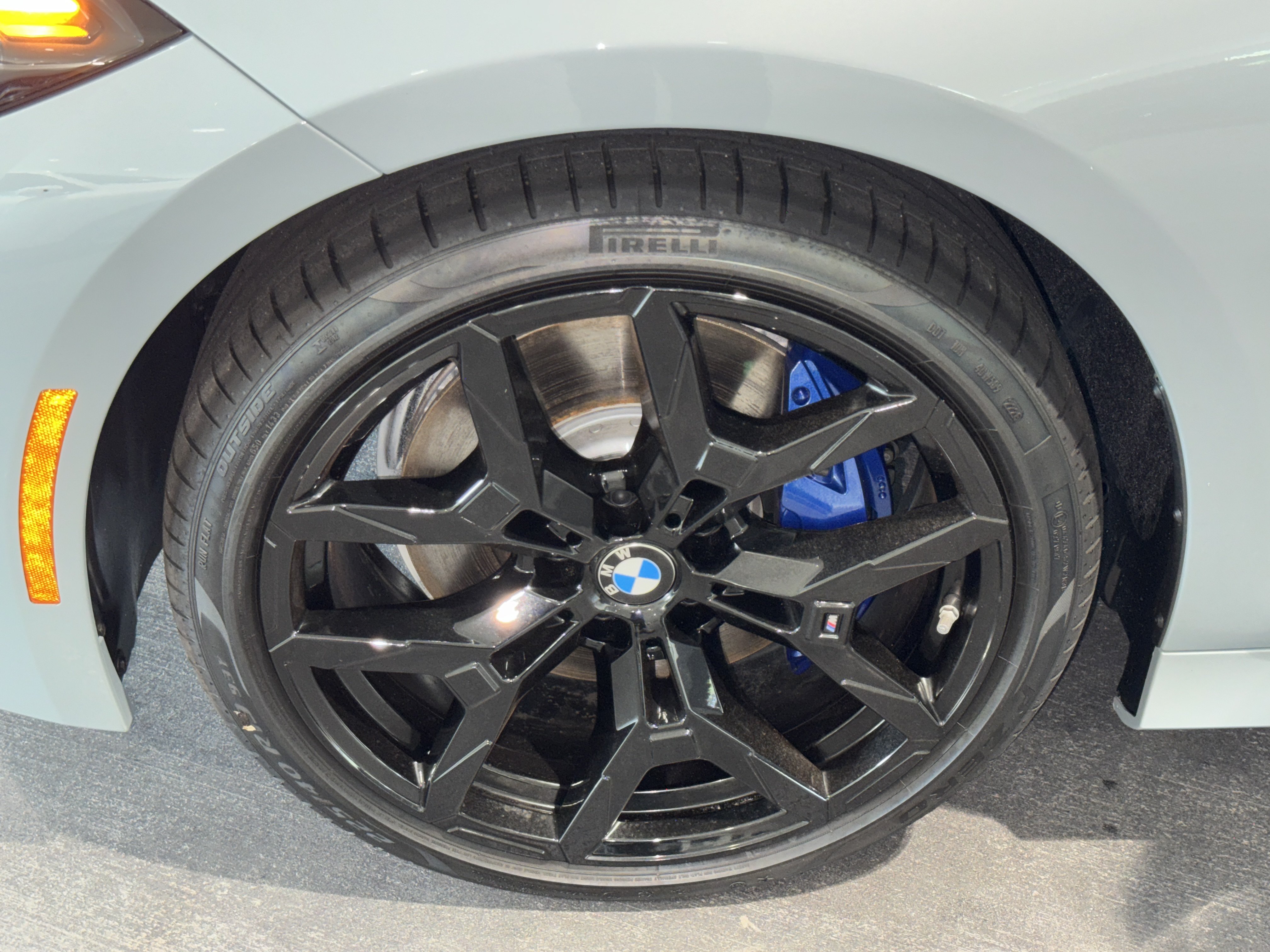 New 2026 BMW 330i Sedan w/ M Sport Package RWD image 25