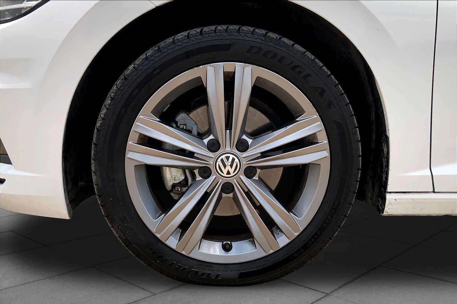 Used 2021 Volkswagen Jetta R-Line FWD image 11