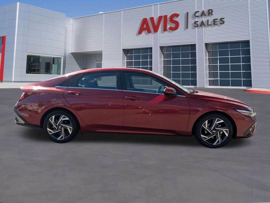 Used 2025 Hyundai Elantra SEL FWD image 7