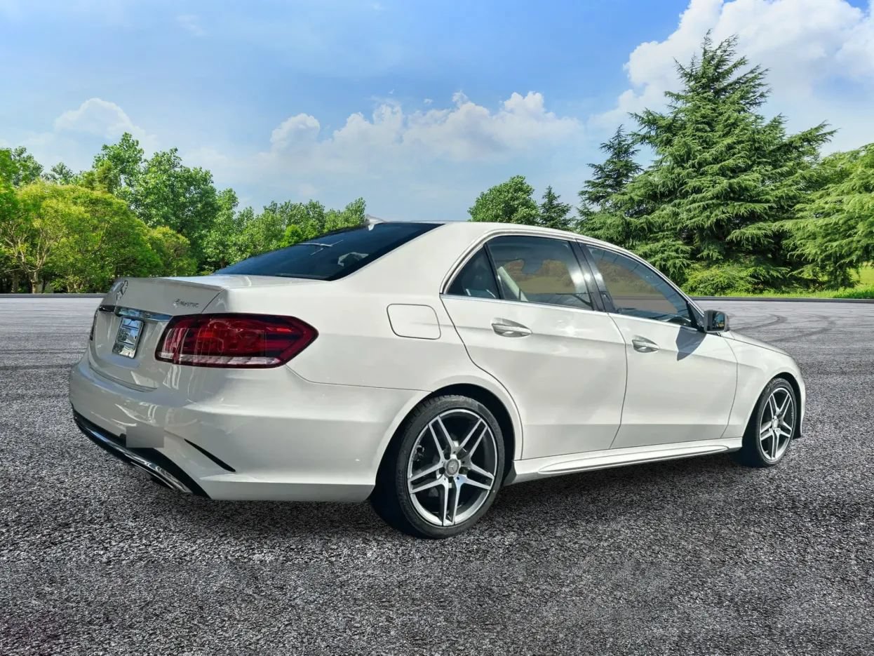 Used 2015 Mercedes-Benz E 350 4MATIC Sedan image 4