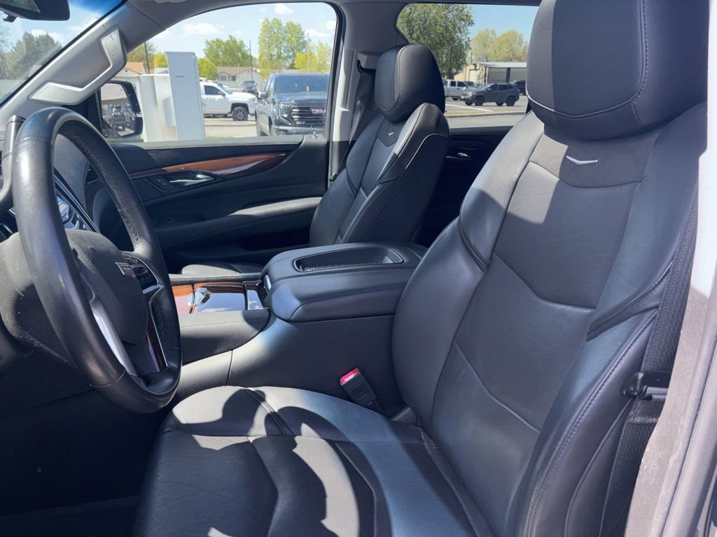 Used 2019 Cadillac Escalade Luxury image 7