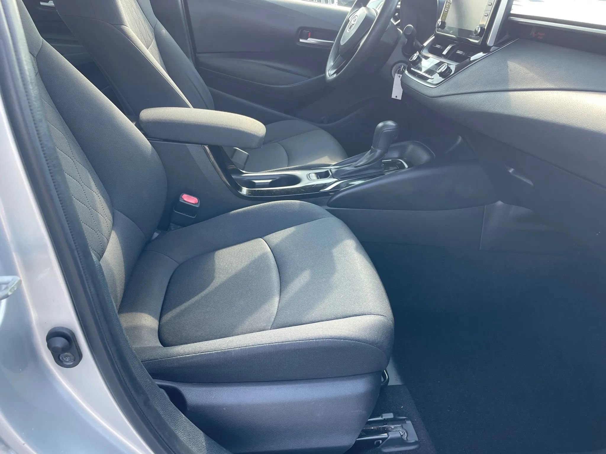 Used 2021 Toyota Corolla LE FWD image 15