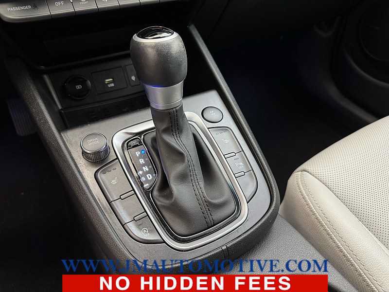 Used 2023 Hyundai Kona Limited AWD/4WD image 32