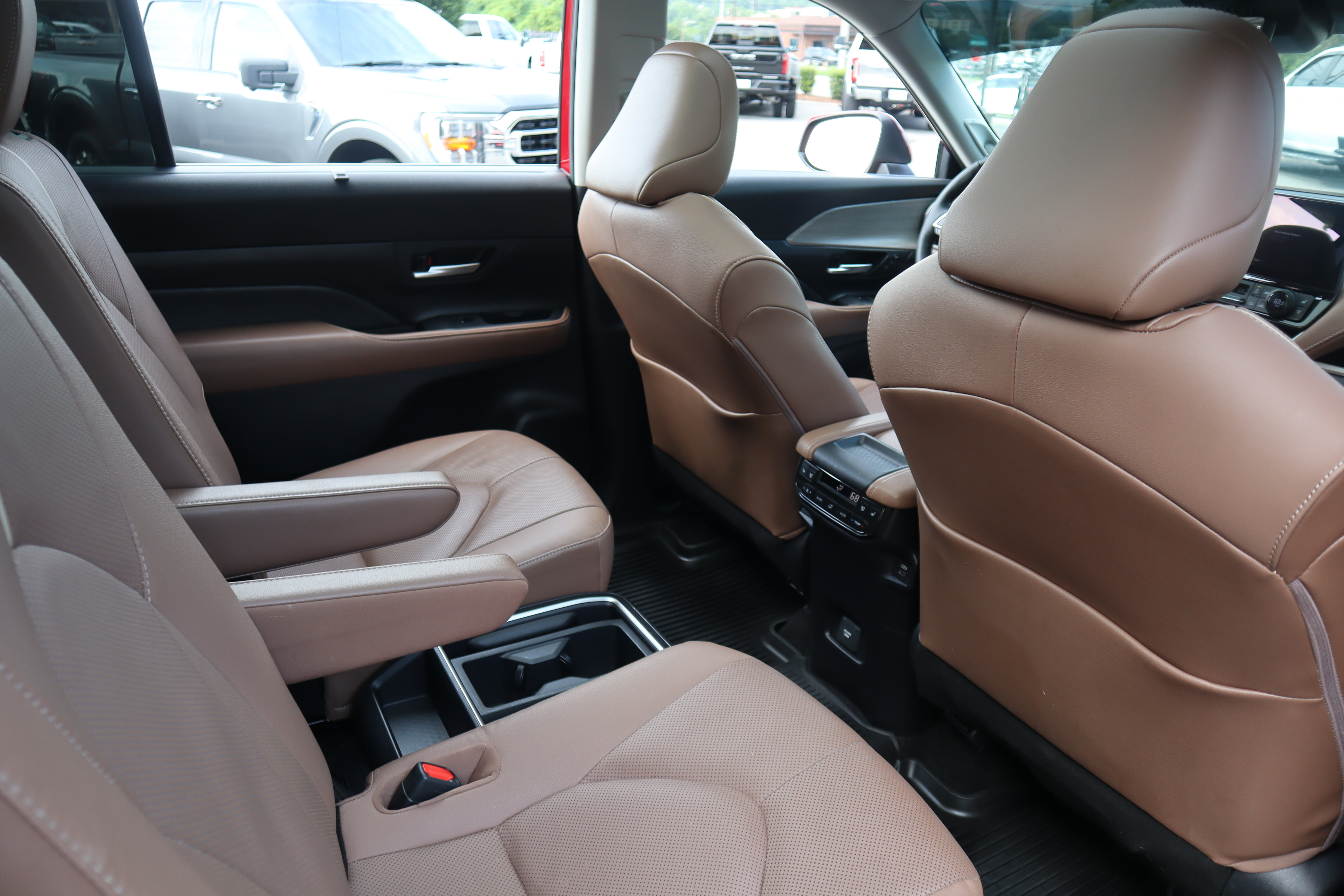 Used 2026 Toyota Grand Highlander AWD image 34