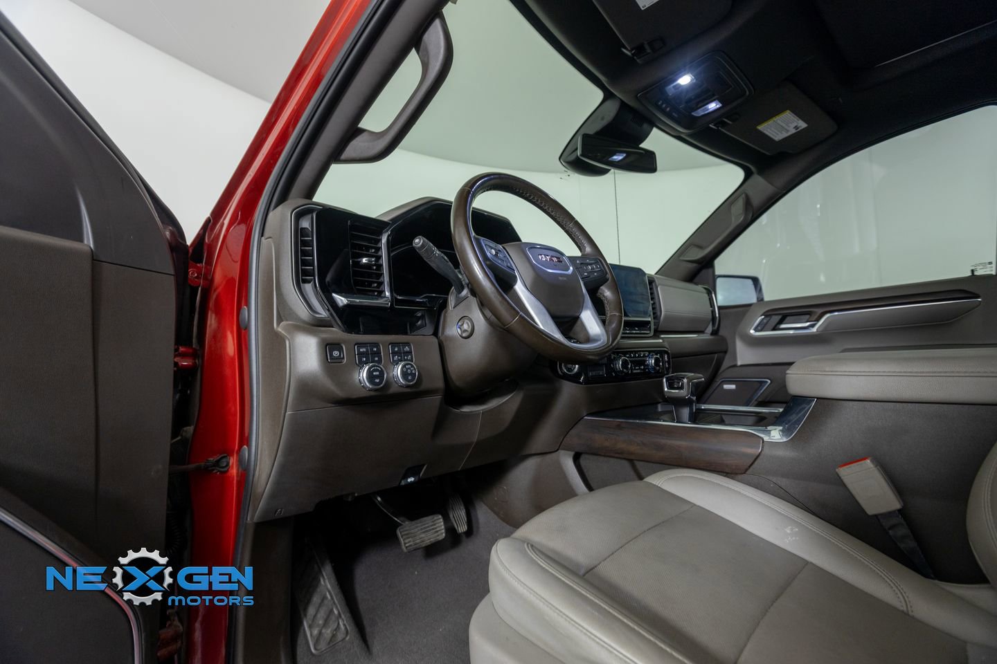 Used 2023 GMC Sierra 1500 SLT AWD/4WD image 10