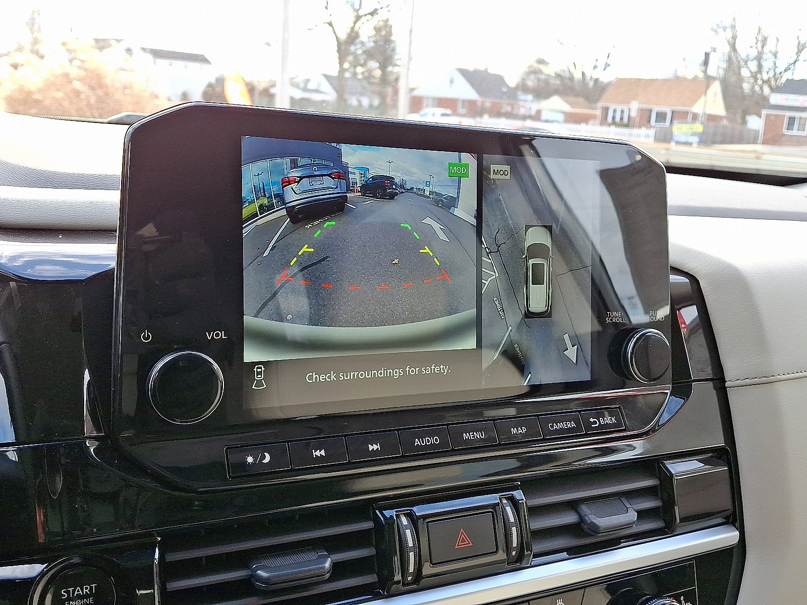 New 2025 Nissan Pathfinder SL image 13