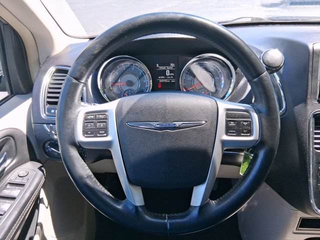 Used 2014 Chrysler Town & Country Touring FWD image 24