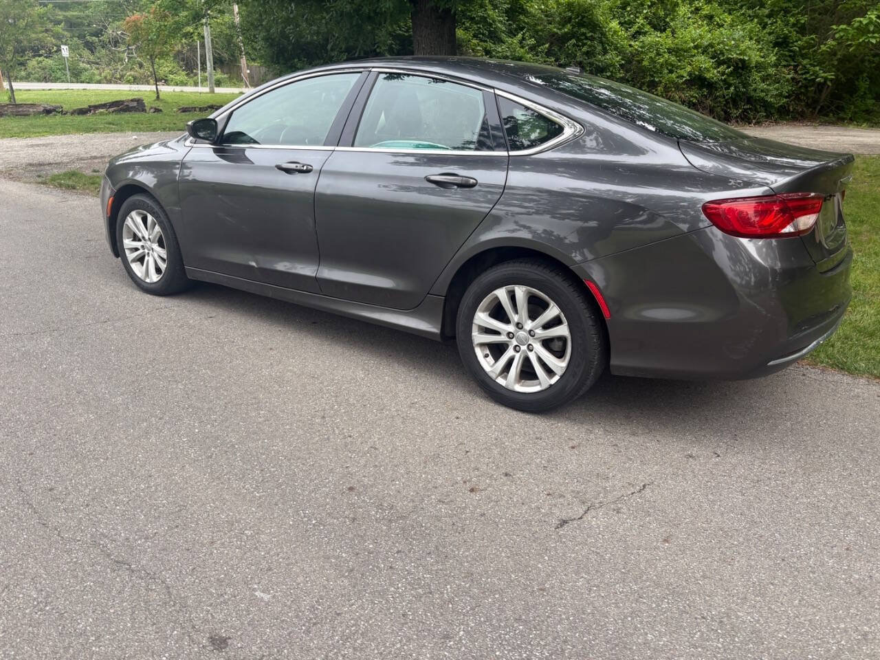 Used 2015 Chrysler 200 Limited w/ Convenience Group FWD image 6