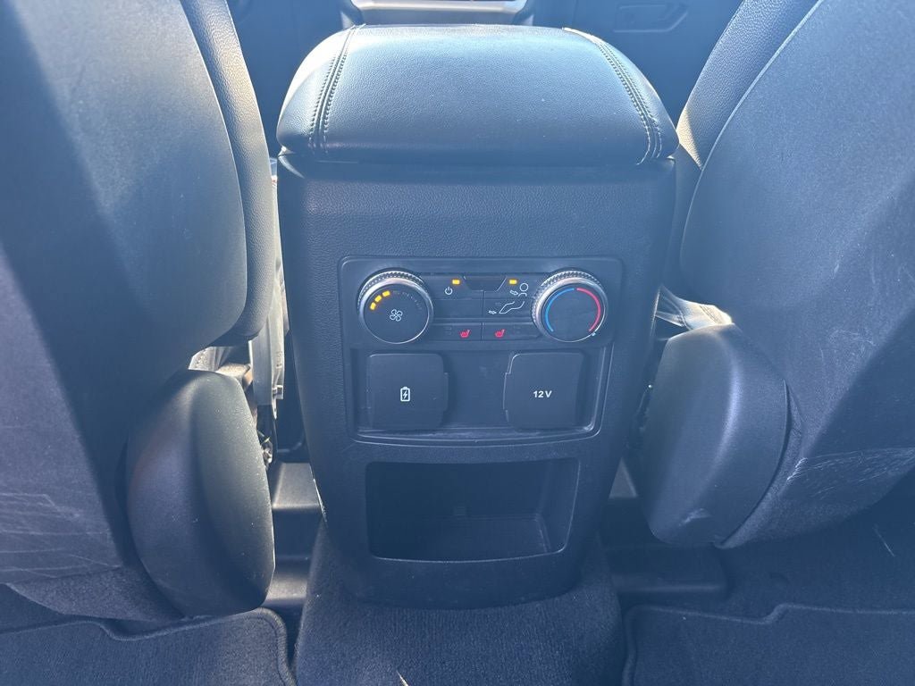 Used 2020 Ford Explorer XLT w/ Equipment Group 202A AWD/4WD image 30