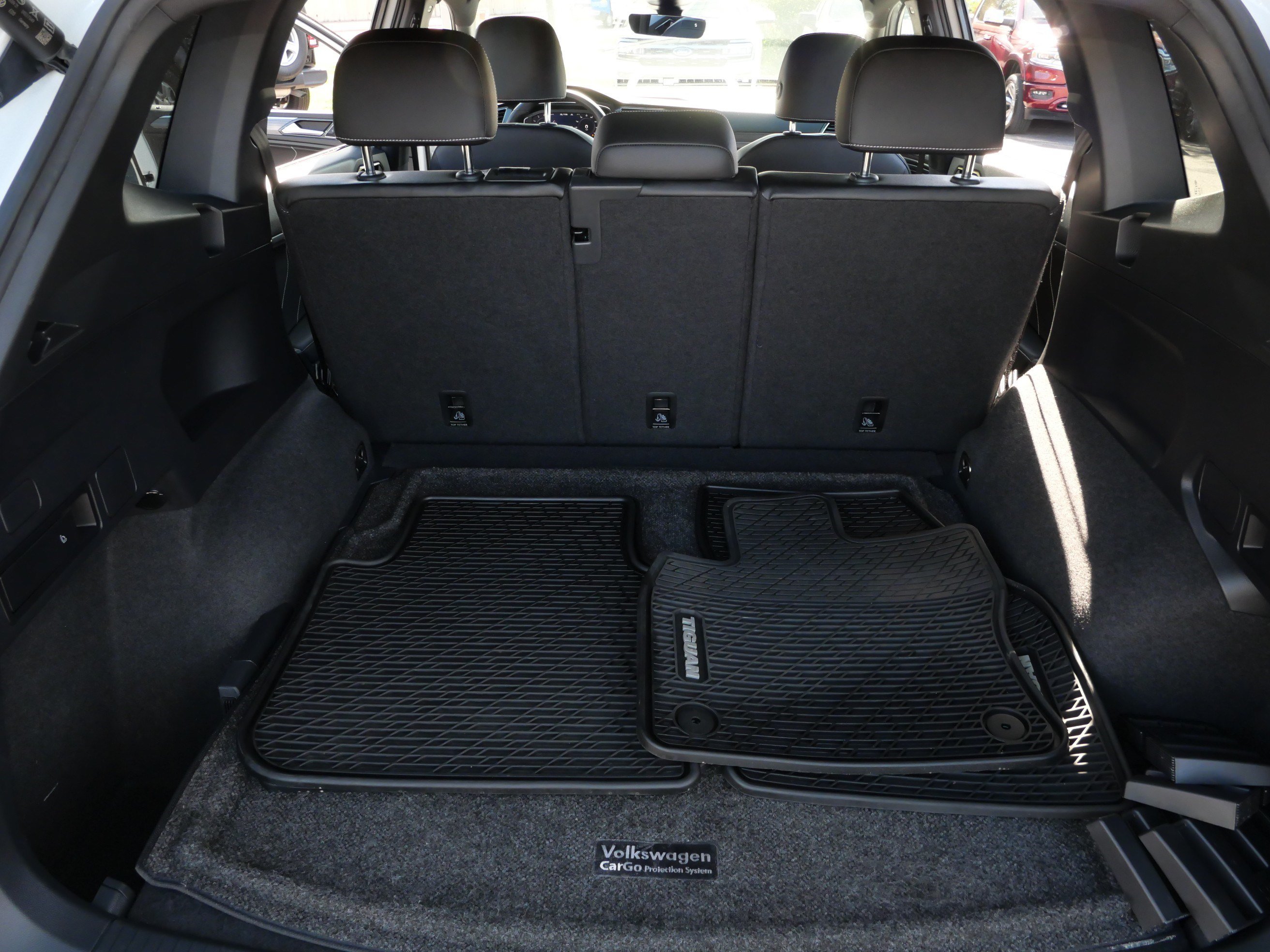 Used 2022 Volkswagen Tiguan SEL R-Line AWD/4WD image 18