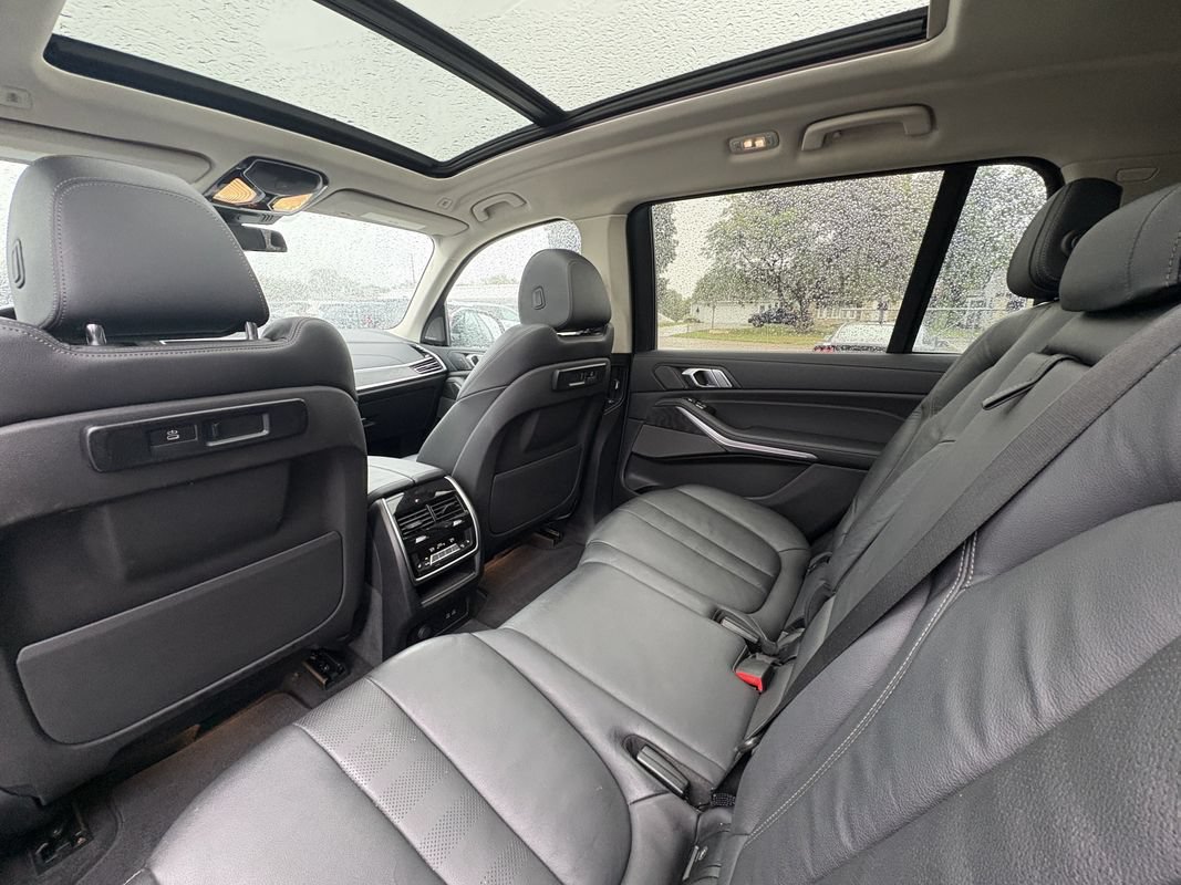 Used 2020 BMW X7 xDrive40i w/ Premium Package AWD/4WD image 27