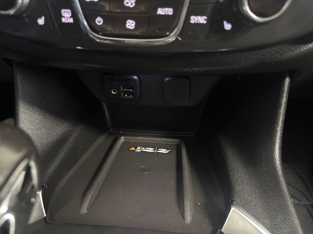 Used 2021 Chevrolet Traverse Premier w/ Redline Edition AWD/4WD image 27