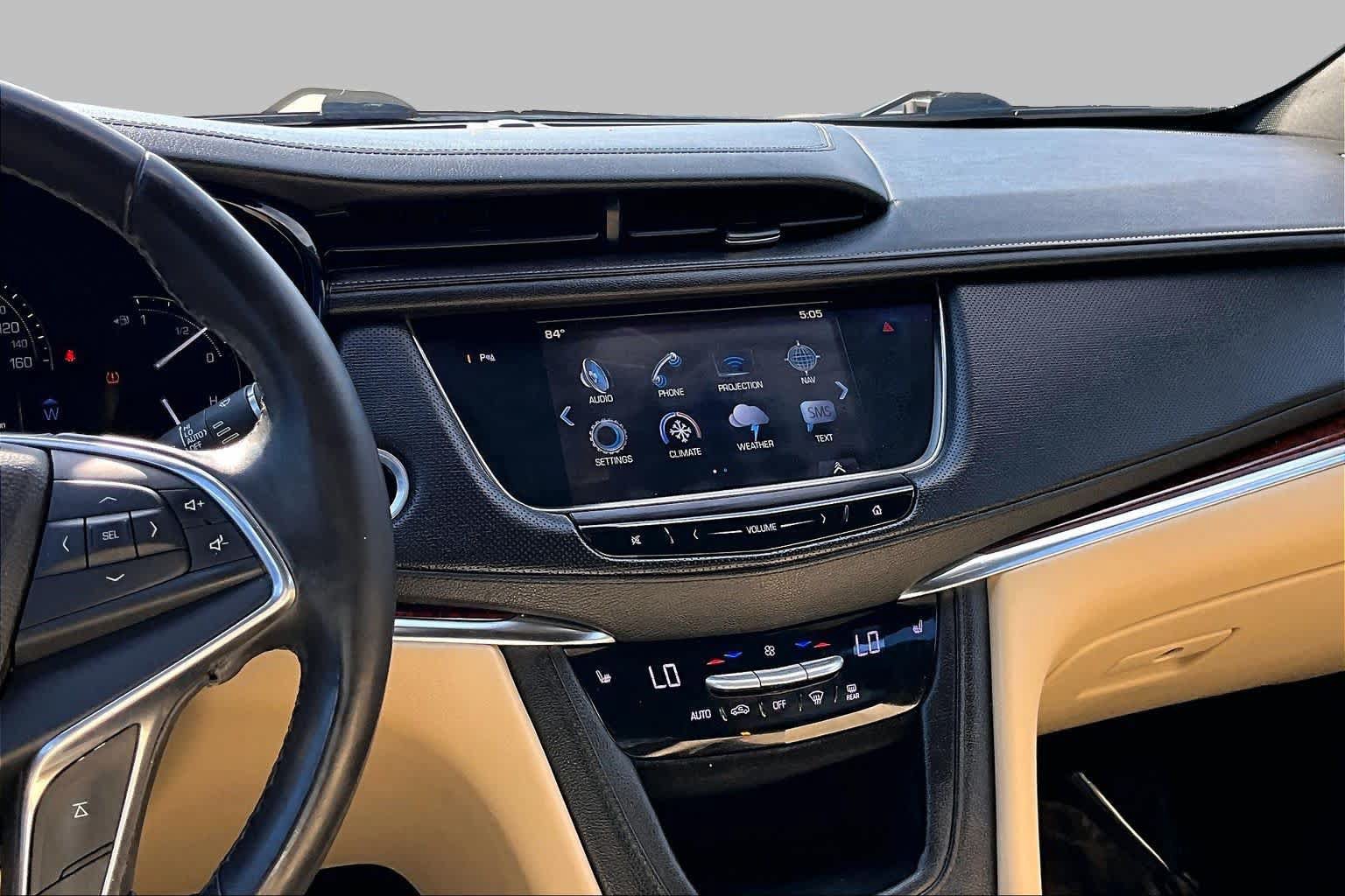 Used 2017 Cadillac XT5 Luxury w/ Driver Awareness Package FWD image 6