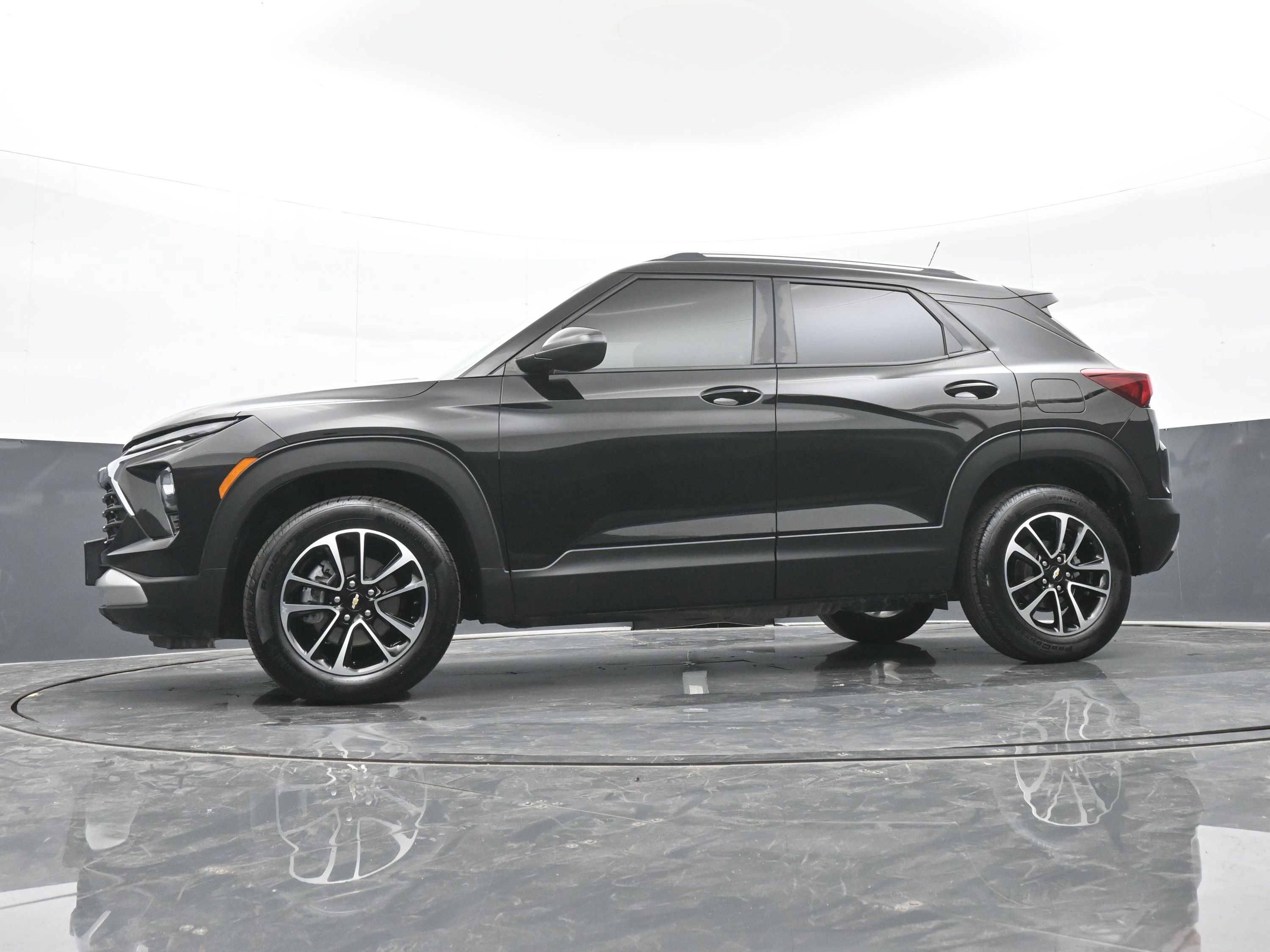 Used 2024 Chevrolet TrailBlazer LT w/ LT Cold Weather Package image 40