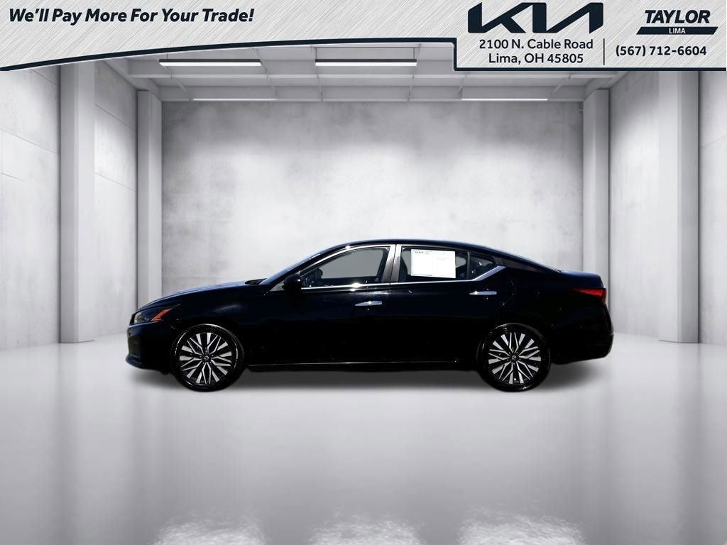 Used 2025 Nissan Altima 2.5 SV FWD image 3