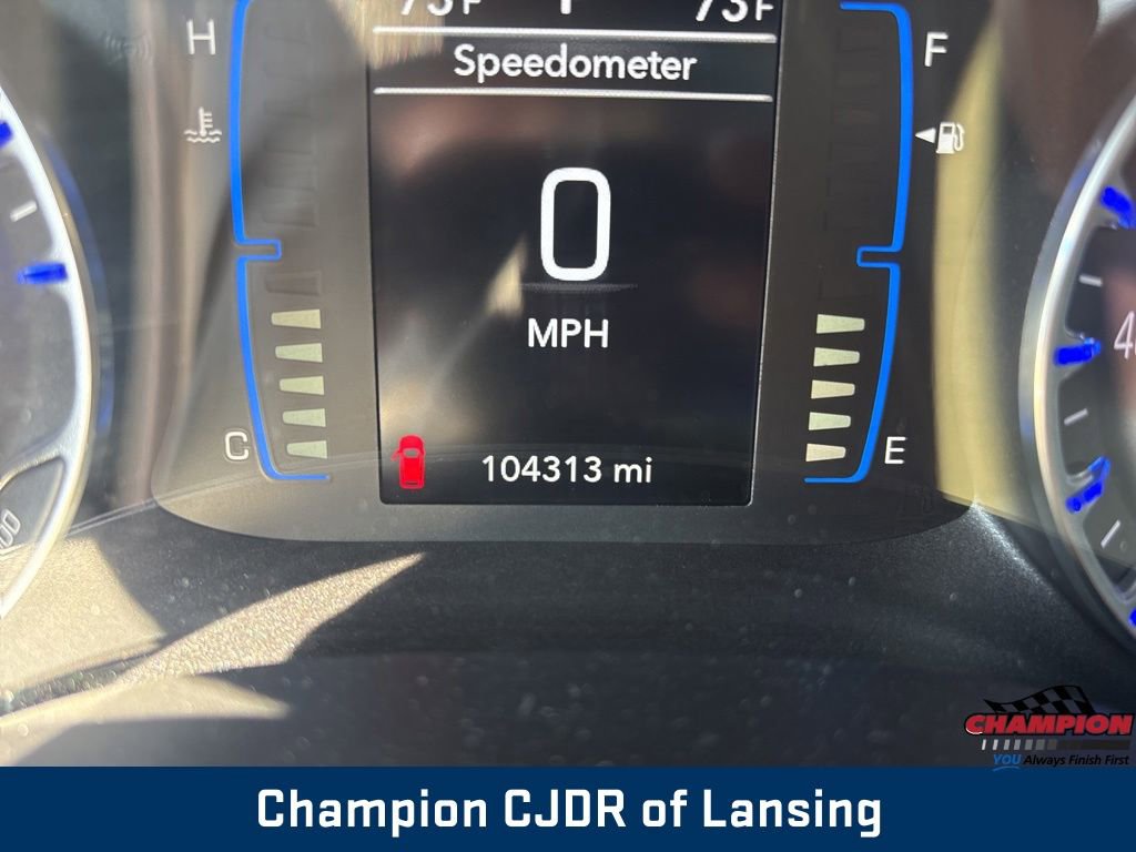 Used 2017 Chrysler Pacifica Touring FWD image 25