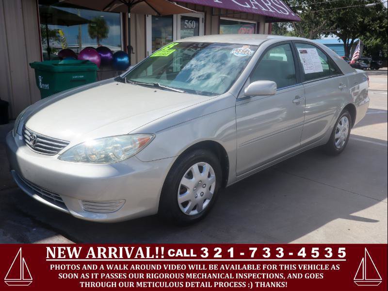 Used 2005 Toyota Camry LE FWD image 1