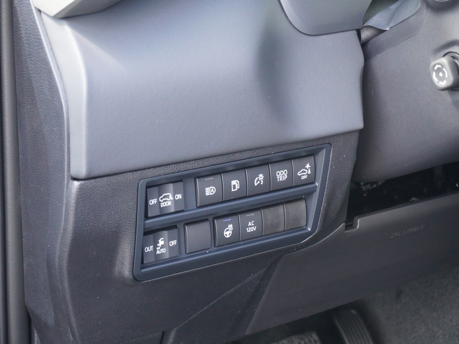 New 2026 Toyota Sequoia Platinum image 26