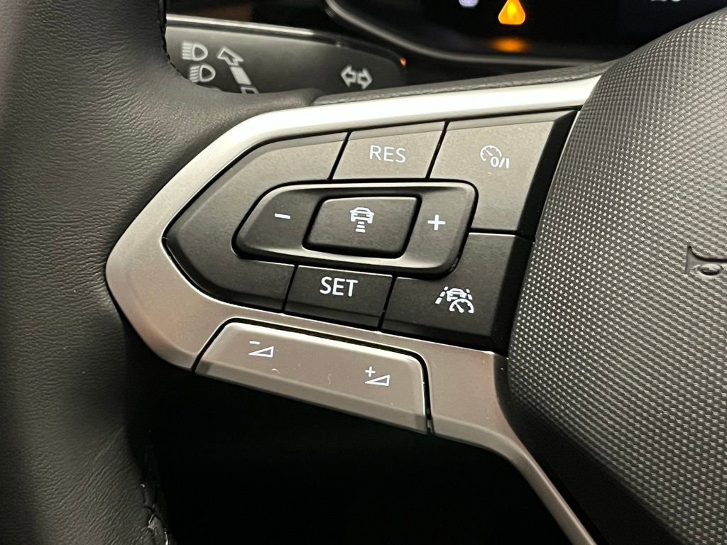 New 2025 Volkswagen Jetta SE image 24