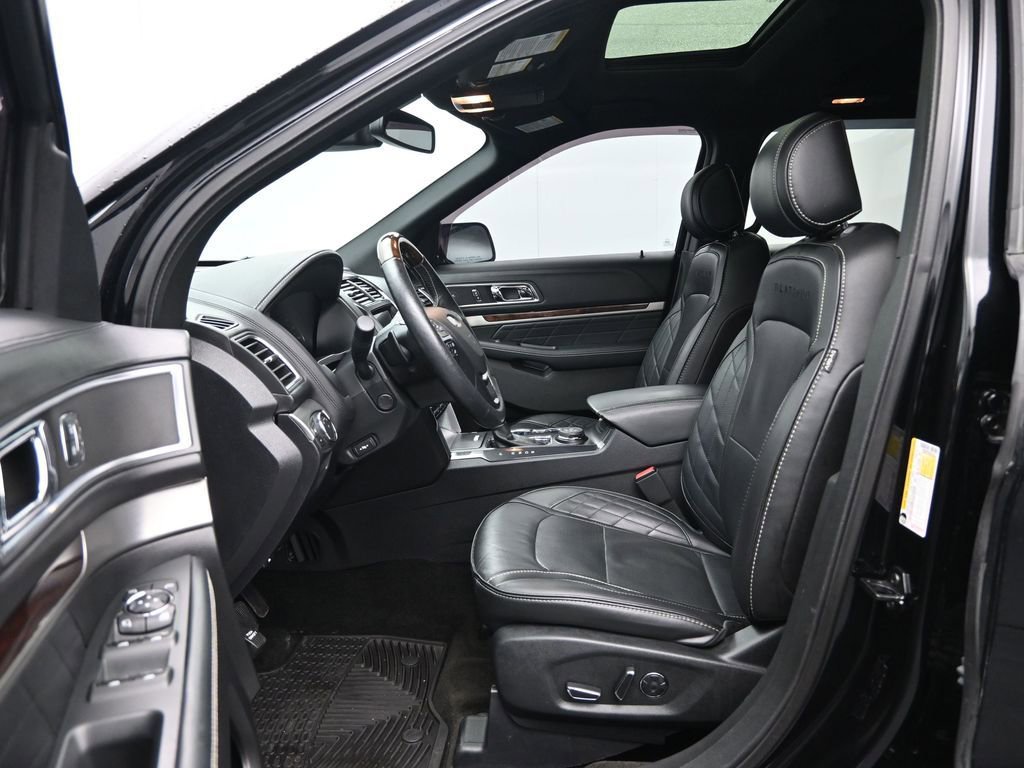 Used 2017 Ford Explorer Platinum image 26