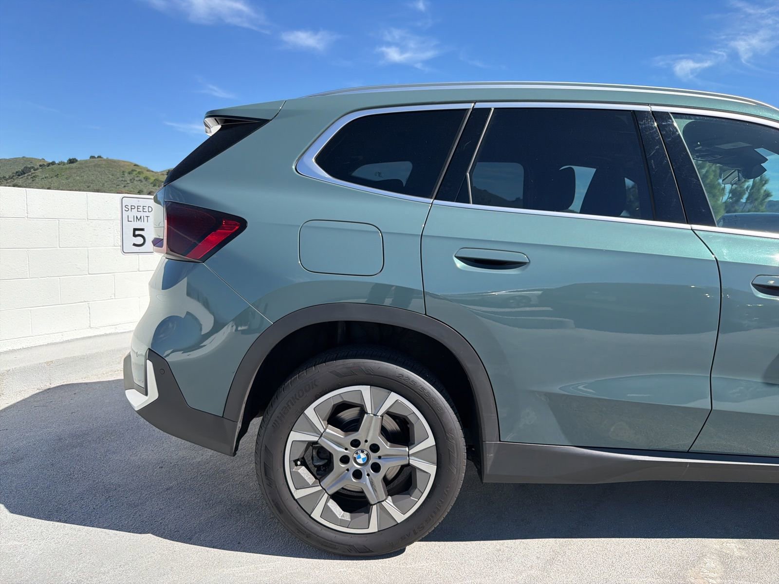 Used 2023 BMW X1 xDrive28i w/ Premium Package image 5