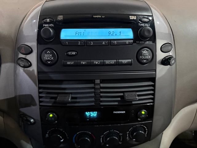 Used 2010 Toyota Sienna LE FWD image 17