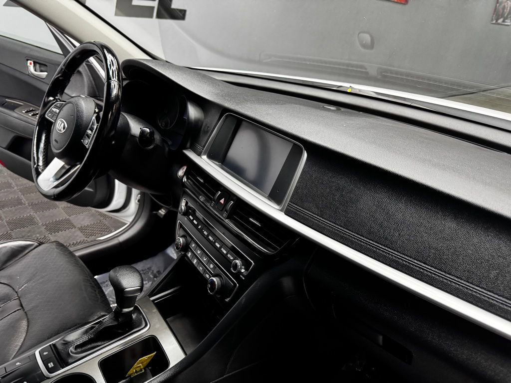 Used 2020 Kia Optima SE image 50