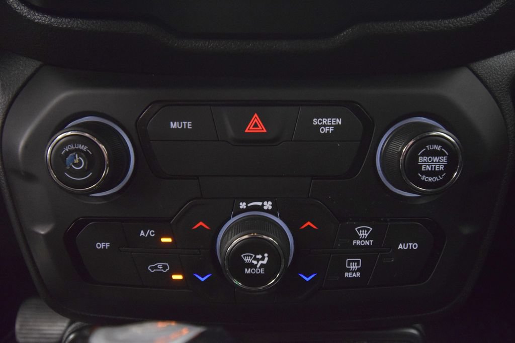 Used 2020 Jeep Renegade Trailhawk w/ LED Lighting Group AWD/4WD image 28