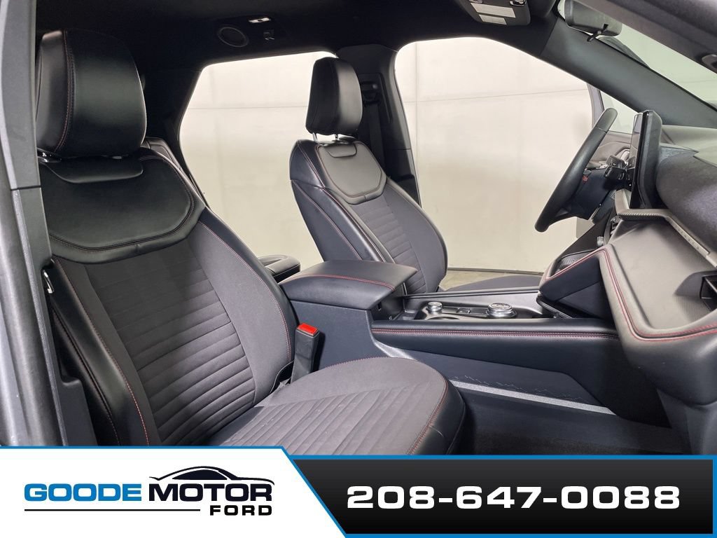 Certified 2025 Ford Explorer ST-Line AWD/4WD image 23
