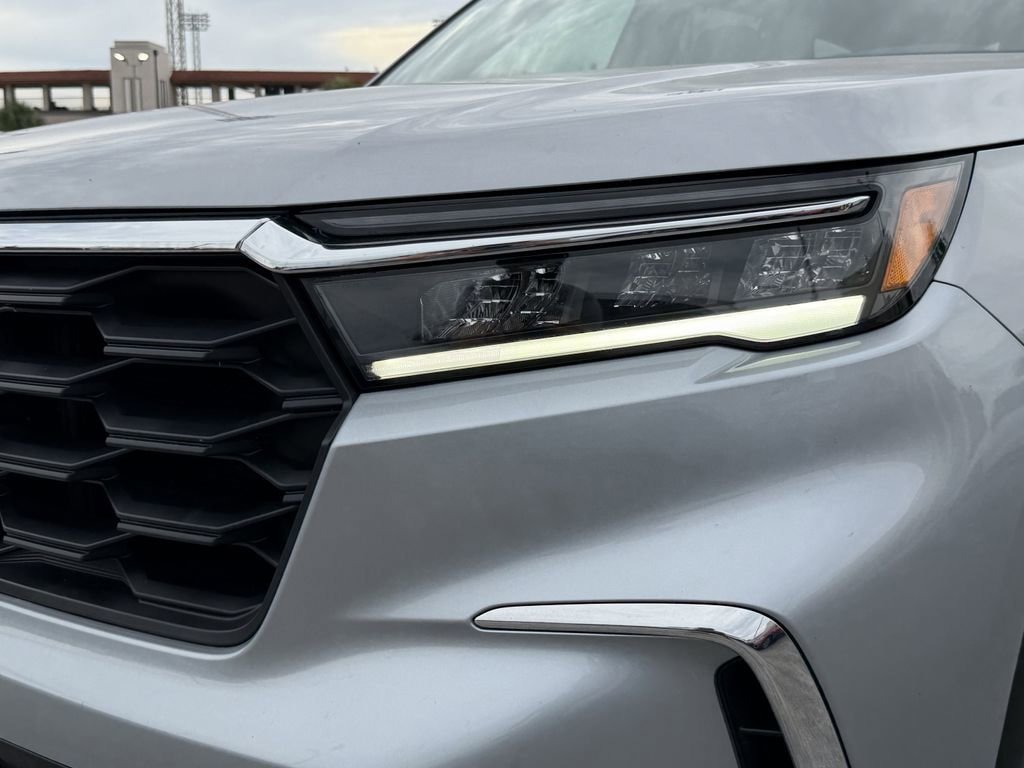 Used 2025 Honda Pilot EX-L image 10