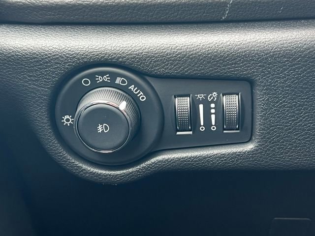 New 2026 Chrysler Pacifica Select w/ S Appearance Package image 17