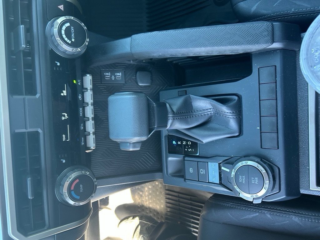 Used 2025 Toyota Tacoma SR5 AWD/4WD image 5