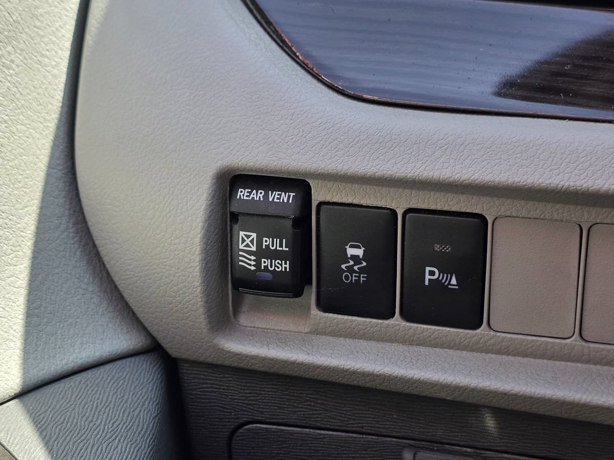 Used 2019 Toyota Sienna XLE w/ XLE Navigation Package FWD image 54