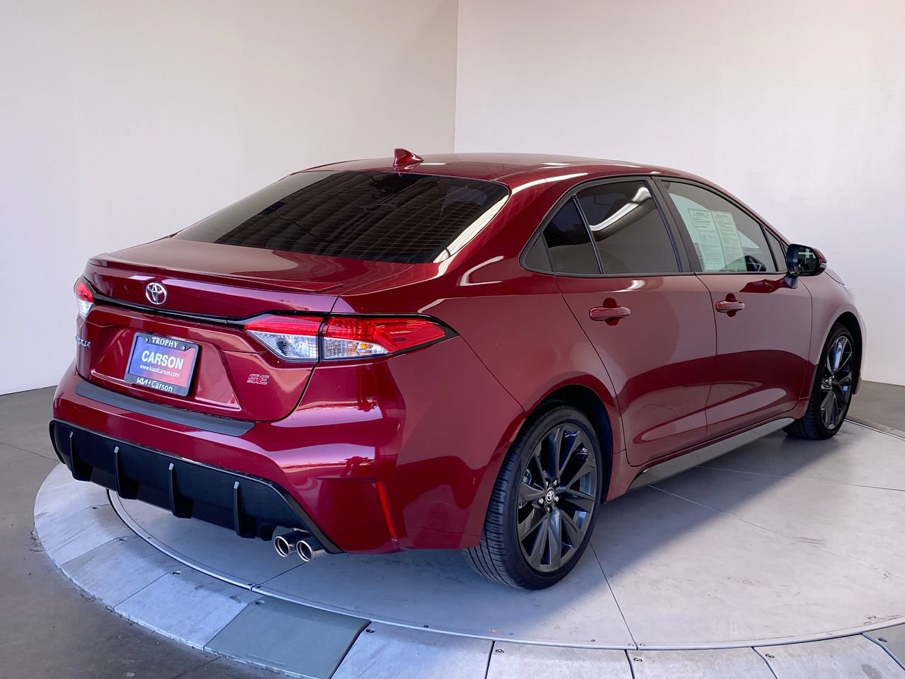 Used 2025 Toyota Corolla SE w/ SE Premium Package FWD image 5
