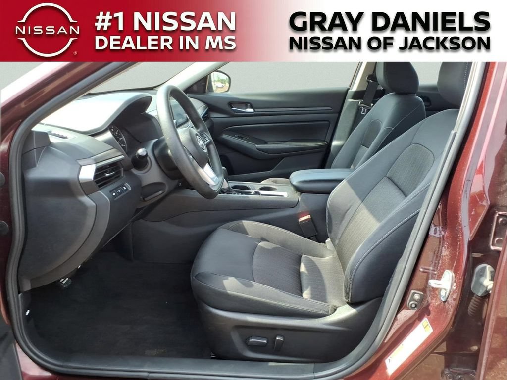Used 2025 Nissan Altima 2.5 SV FWD image 22