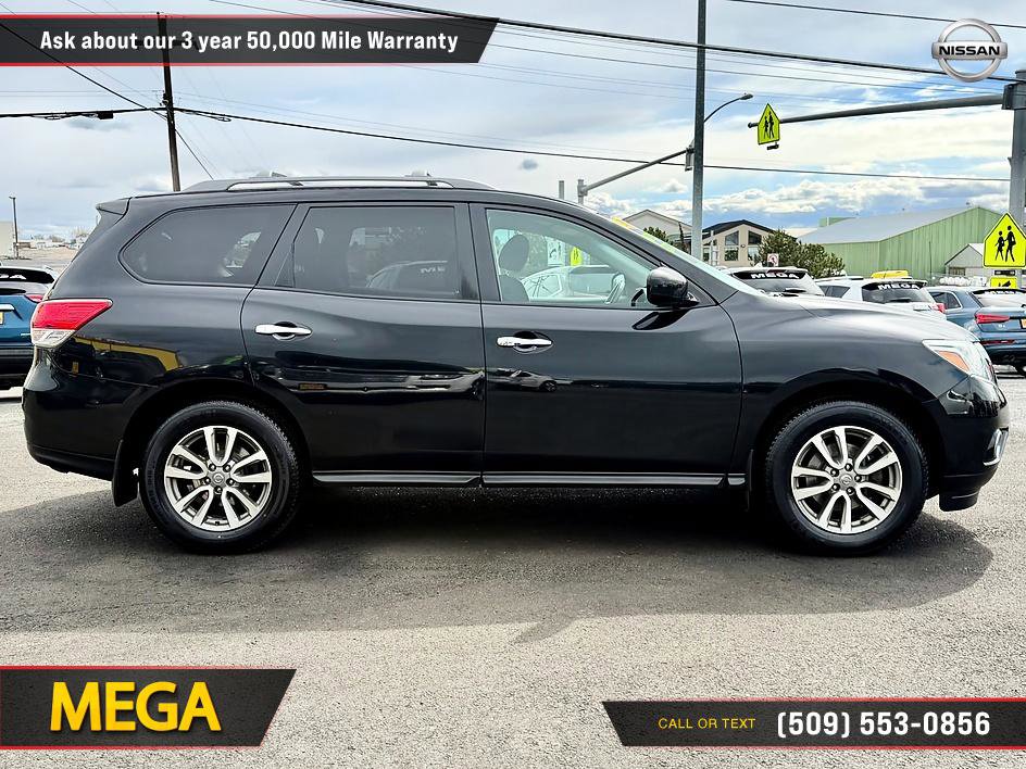 Used 2016 Nissan Pathfinder SV image 13