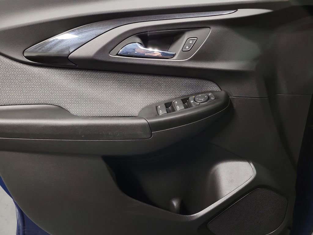 Used 2021 Chevrolet TrailBlazer LT w/ Convenience Package image 21