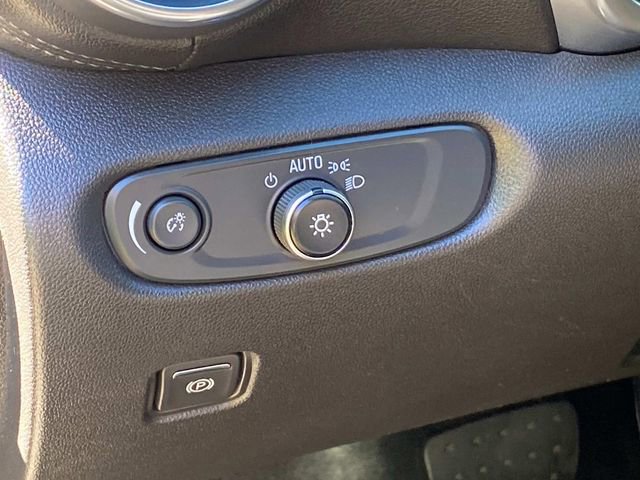 Used 2020 Chevrolet Blazer LT image 16