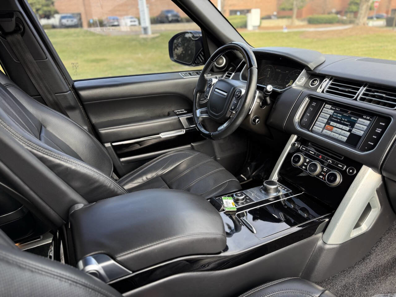 Used 2015 Land Rover Range Rover Autobiography image 14