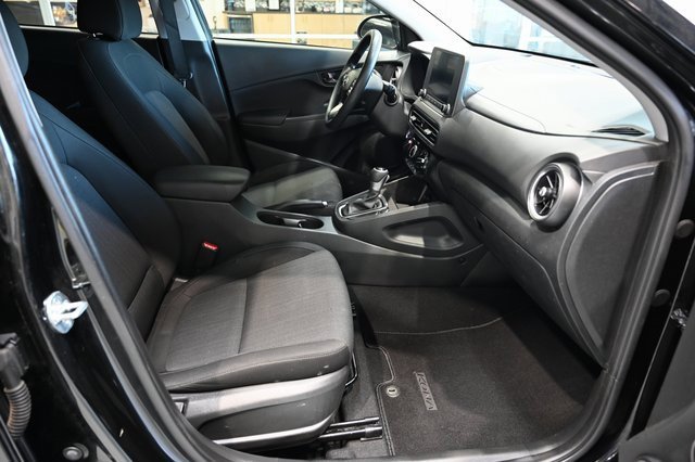 Used 2022 Hyundai Kona SEL w/ Cargo Package image 10